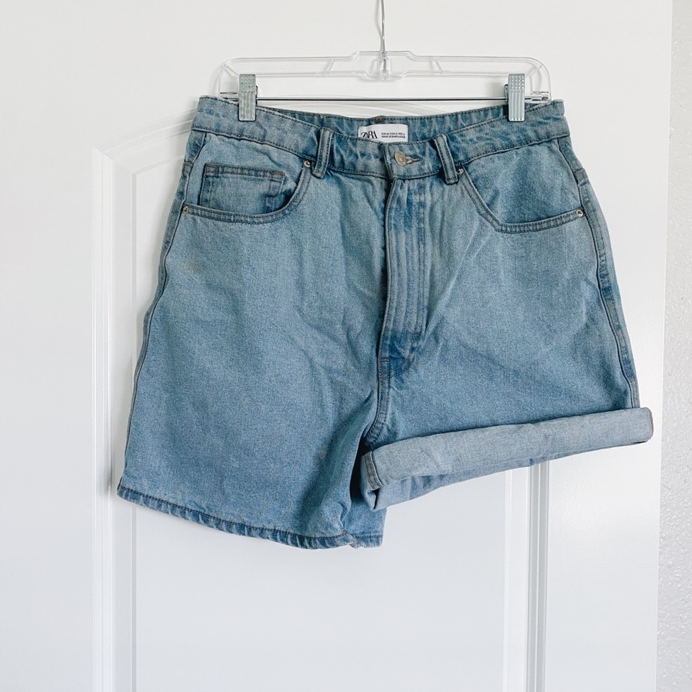 Zara, High Rise, Mom fit, Jean shorts light wash